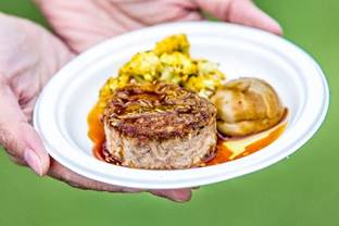 Rhoda活動限定菜式－－慢煮Hawke's Bay羊肩配五香椰菜花（港幣110元）